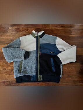 Element Oak 2.0 Black, Grey, & Cream Sherpa Fleece Jacket in Bloomington, MN